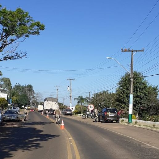 Mais de dez veículos são autuados pela PM durante operação de trânsito em Iporã do Oeste