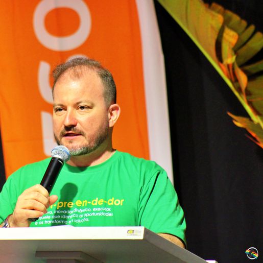 Happy Hour da Acismo reúne cerca de 500 pessoas em SMOeste