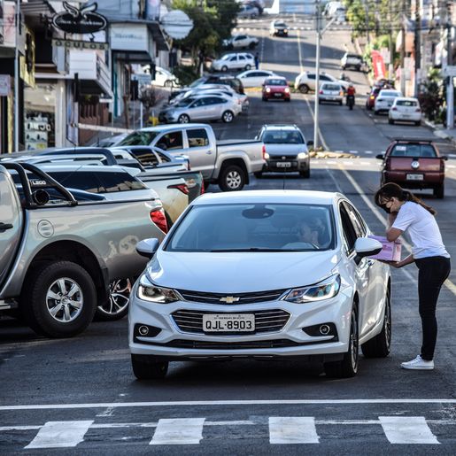 VÍDEO: Voluntários realizam Pedágio Solidário em prol de Sofia Helena
