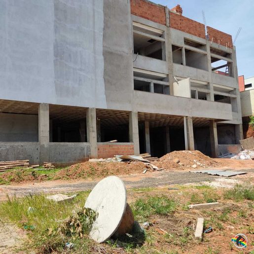 Fios de cobre são furtados de edifício em construção em São José do Cedro