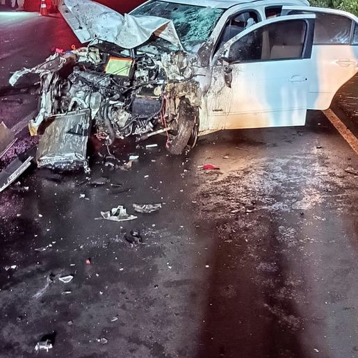 Duas pessoas morrem em acidente de trânsito na BR 282