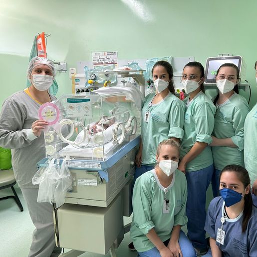 Maternidade do Hospital Regional de Xanxerê comemora “mesversário” de prematuras da região