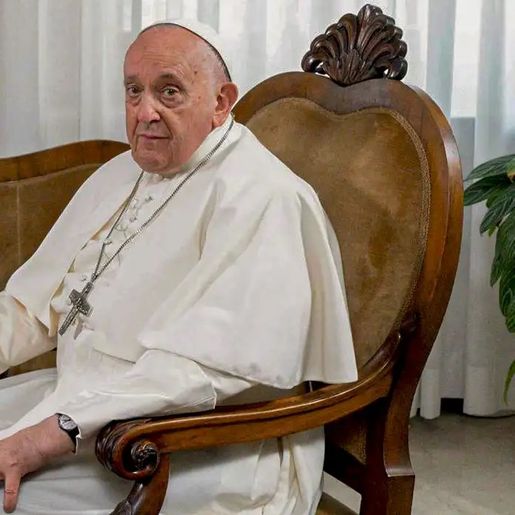 Papa Francisco tem infecção polimicrobiana