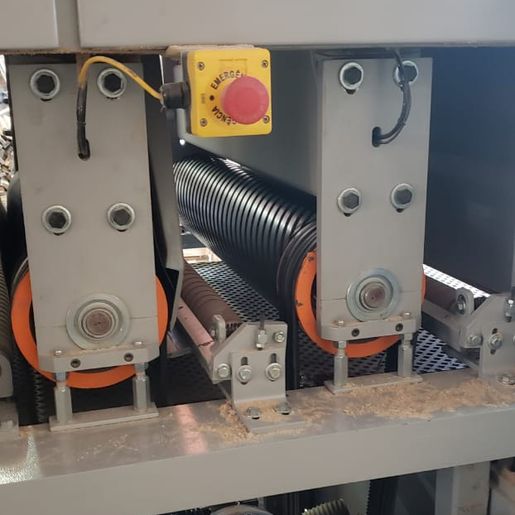 Trabalhador sofre ferimentos graves após acidente em empresa moveleira