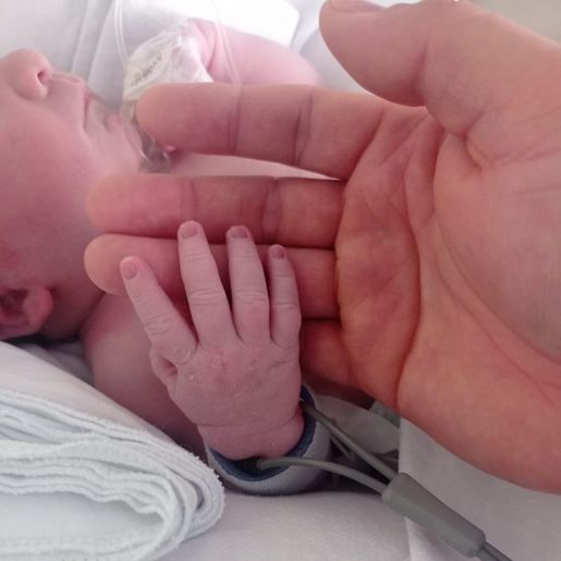 Bebê consegue UTI após quase uma semana e 11 aguardam leitos em SC