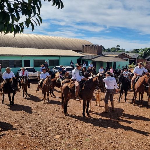 2ª Cavalgada da Demarcação de Iporã do Oeste reúne cerca de 50 participantes