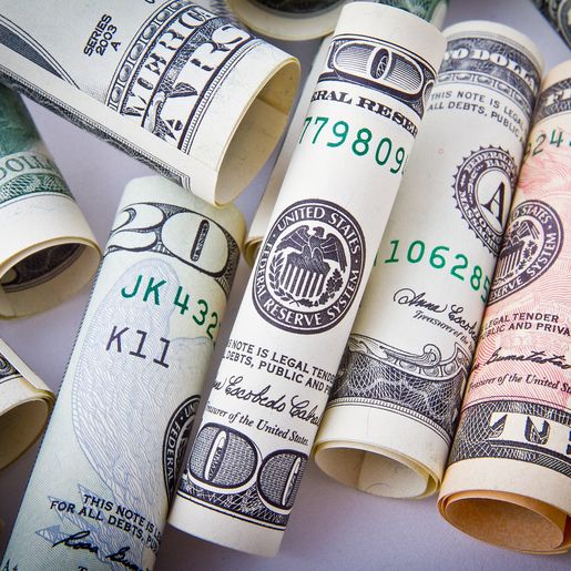 Dólar fecha abaixo de R$ 5 e atinge o menor valor em dez meses