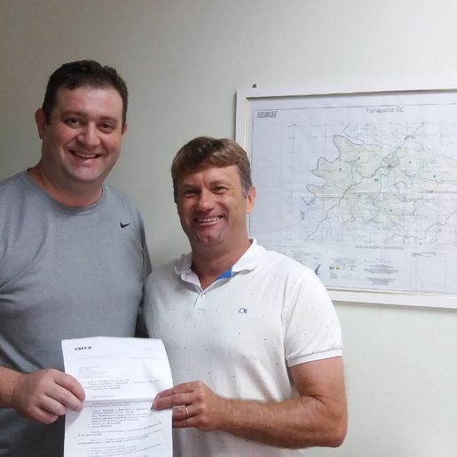 Tunápolis conquista emendas para compra de máquina e investimentos no esporte