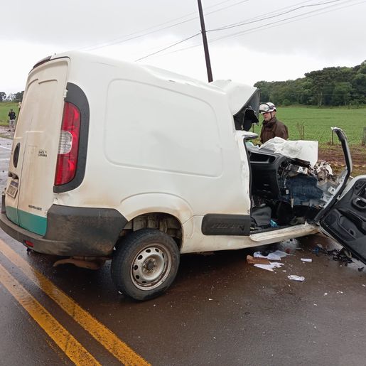Veículo da Casan se envolve em acidente com morte em Campo Erê