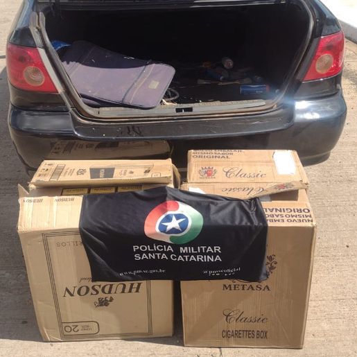 Polícia apreende 2 mil carteiras de cigarro contrabandeado em Guarujá do Sul