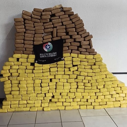 Dupla é presa com quase 200 kg de maconha em motel de Campo Erê