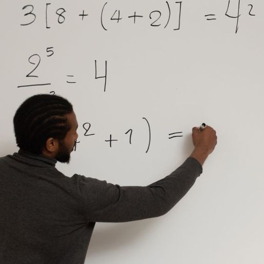 Valor do novo piso salarial dos professores em 2026 é confirmado pelo governo