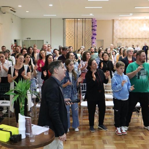 Sérgio Ribeiro lança livro "Criando pais assertivos" em São Miguel do Oeste