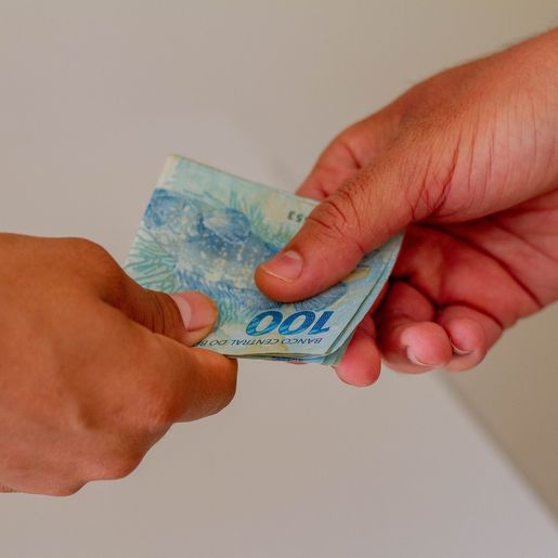 Ministro recua de ideia de fim do saque-aniversário do FGTS