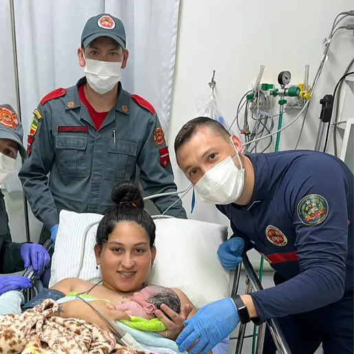 Mais de 100 bebês nasceram com ajuda dos bombeiros em SC em 2026