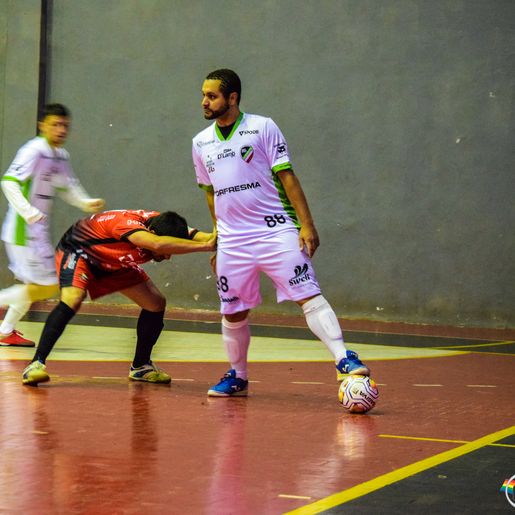 São Miguel Futsal vence equipe de Palmitos na estreia da LCF