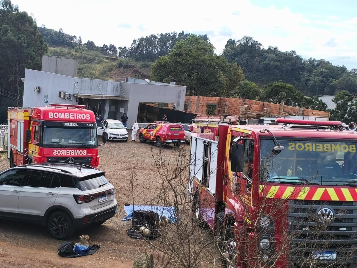 Vazamento de ácido clorídrico mobiliza bombeiros em indústria na divisa entre SC e PR