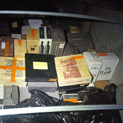 Ação conjunta apreende 400 caixas de vinho argentino em Dionísio Cerqueira