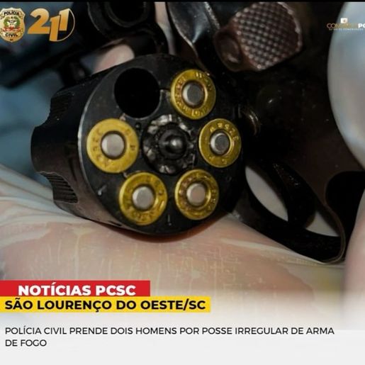 Homens são presos por posse irregular de arma de fogo