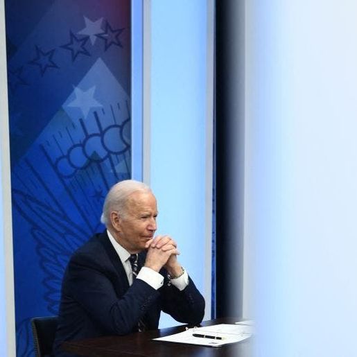 Biden anuncia sanções contra a Rússia e envia tropas à Ucrânia