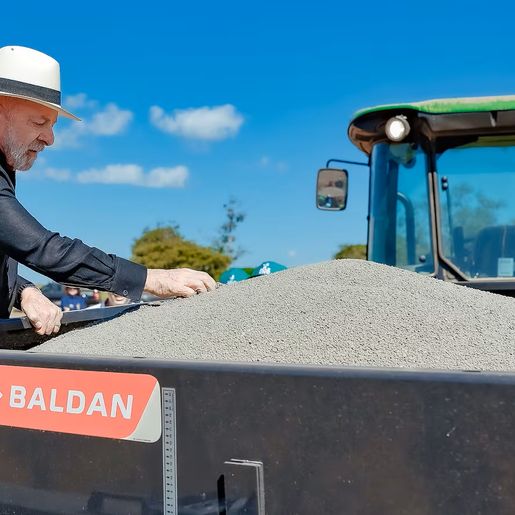 Lula diz que vai anunciar medida para dar gás de graça para 22 milhões de famílias