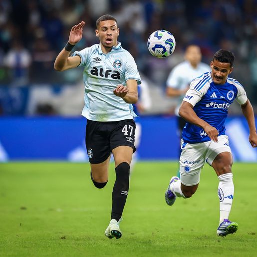 Cruzeiro domina e goleia o Grêmio no retorno do Brasileirão