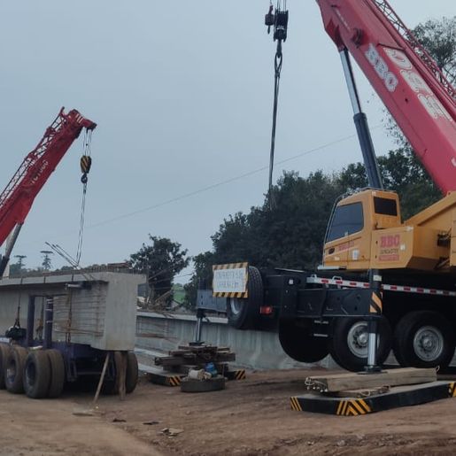 Viaduto de Guaraciaba ganha forma com transporte de vigas de 52 toneladas