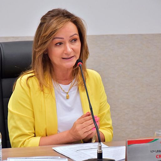 Vereadora protocola projeto que institui eleição para diretor de escola