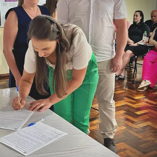 CRE de São Miguel do Oeste empossa 25 novos professores