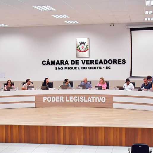 Câmara de São Miguel cobra explicações sobre transporte de pacientes terceirizado