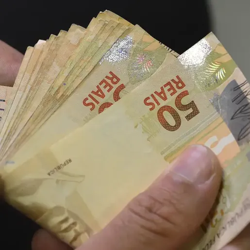 Governo propõe salário mínimo de R$ 1.502 em 2025