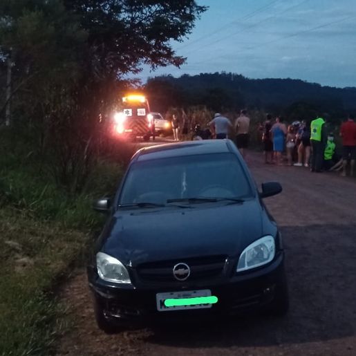 Colisão entre carro e moto deixa dois feridos no interior de Mondaí