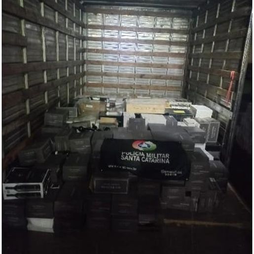 Polícia Militar apreende 415 caixas de vinho em SMOeste
