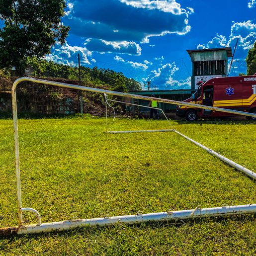 Menino é atingido por trave de gol em São Miguel do Oeste