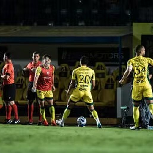 Mirassol goleia Grêmio e vence pela primeira vez na história do Brasileirão