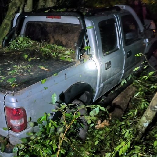 Saída de pista deixa duas pessoas feridas em Novo Horizonte