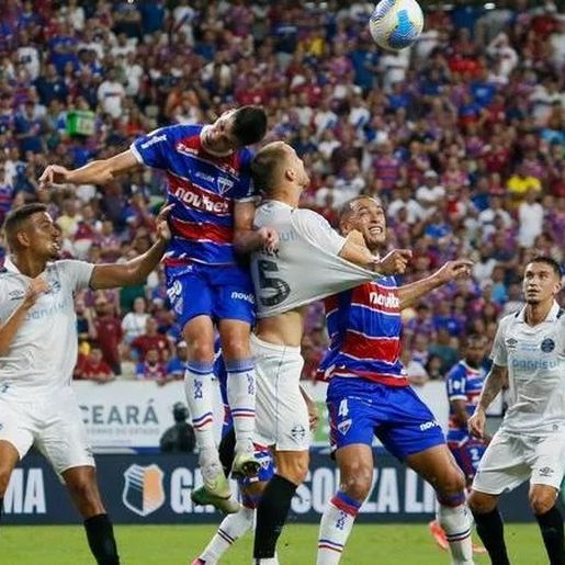 Grêmio perde para o Fortaleza e chega à quinta derrota consecutiva no Brasileirão