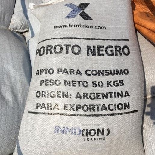 Polícia Federal apreende caminhão carregado com 16 toneladas de feijão da Argentina