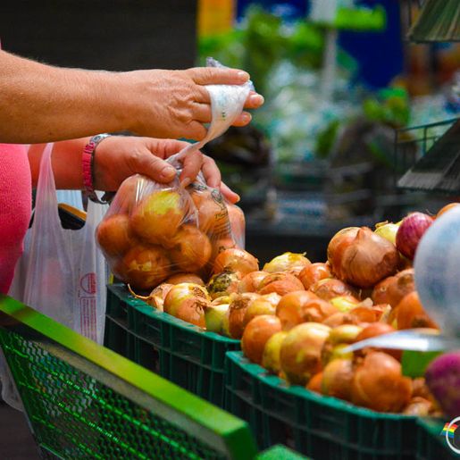 Puxada por alimentos, 'prévia da inflação' é a maior para março em 7 anos