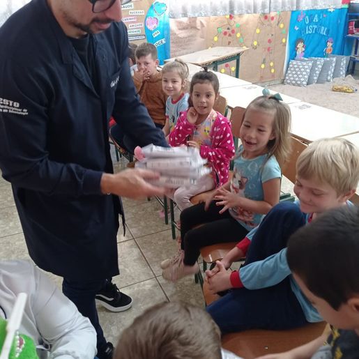 Saúde de SJCedro promove educação em higiene para crianças de Mariflor