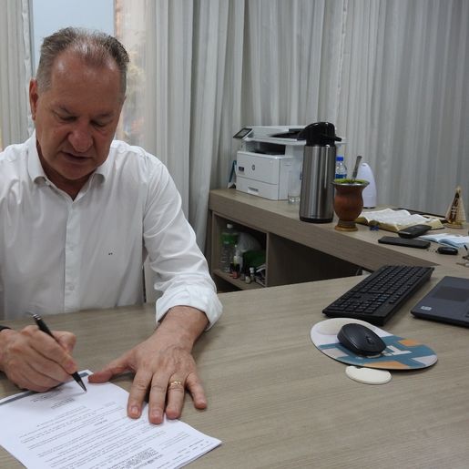 Prefeito direciona todos os serviços da Secretaria de Obras a ações de combate à estiagem