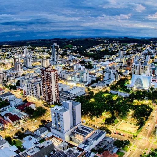 Vereadores e taxistas discutem atualização de lei antiga do setor em São Miguel do Oeste