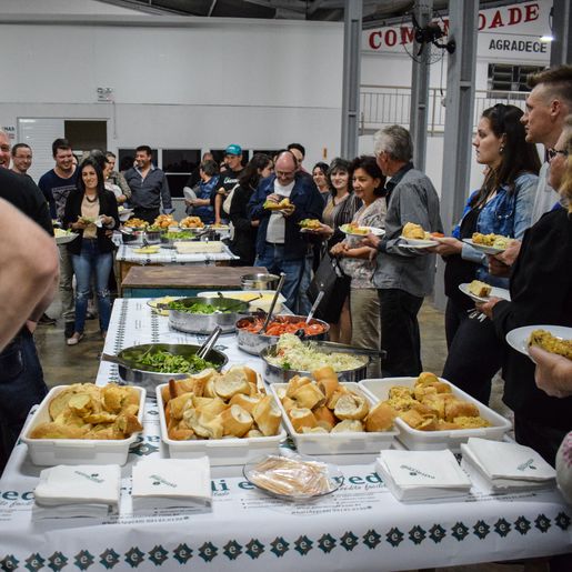 APAE de SMOeste promove tradicional risoto no tacho neste mês