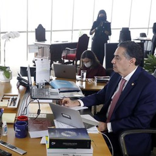 TSE, políticos e especialistas em saúde discutem adiar eleição e não usar biometria