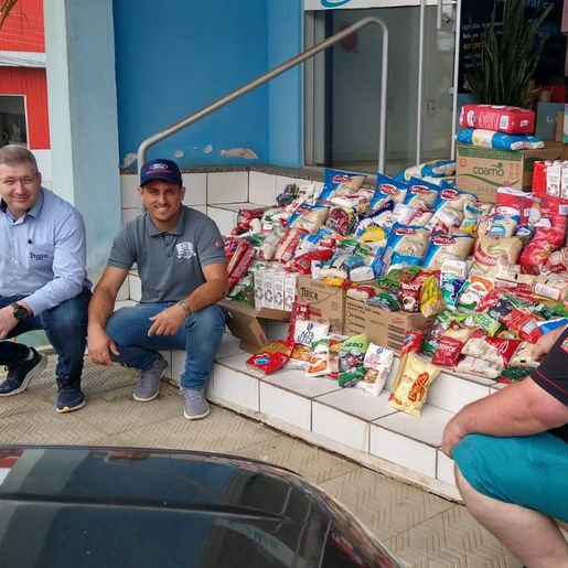 Grupo Amigos da Ferrugem realiza entrega de alimentos arrecadados em evento