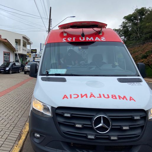 Homem fica gravemente ferido após cair de telhado em São Miguel do Oeste