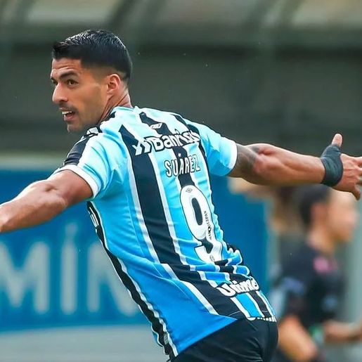Suárez marca de novo e Grêmio vence o Caxias na abertura do Gauchão