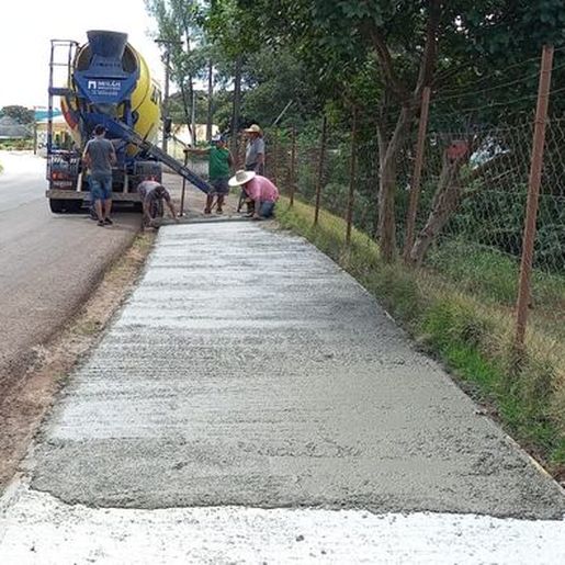 Setor de Urbanismo inicia concretagem das calçadas na via periférica