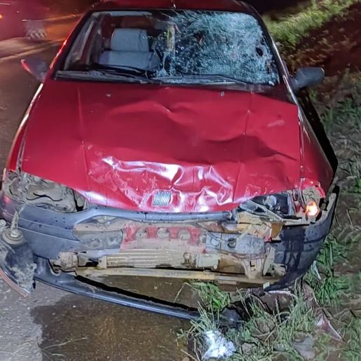 Carro de Iporã do Oeste se envolve em acidente na SC-163, em Descanso