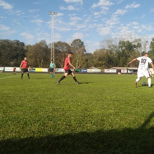 Aliança vence e está nas semifinais do Estadual Fase Oeste